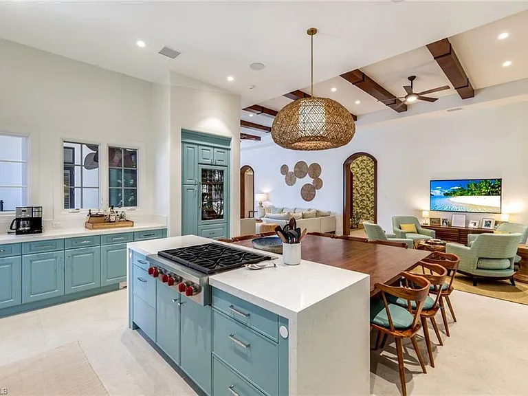 2904 Tiburon Blvd E — Photo 9
