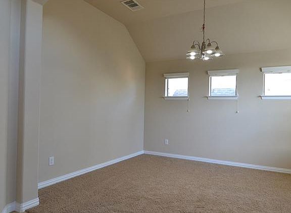 4th image of 511 Walsh Hill Trl