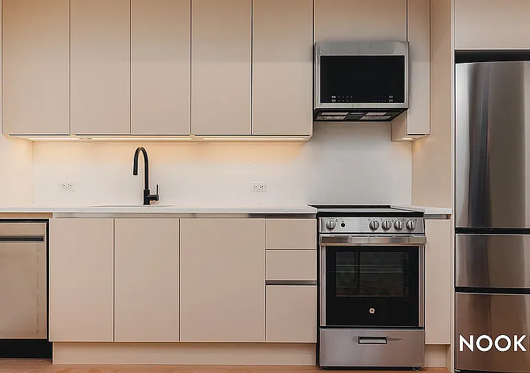 130 Hope St #111 — Photo 3