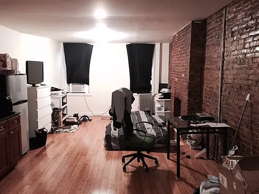 Rented by Premier Metro Realty Corp | media 31