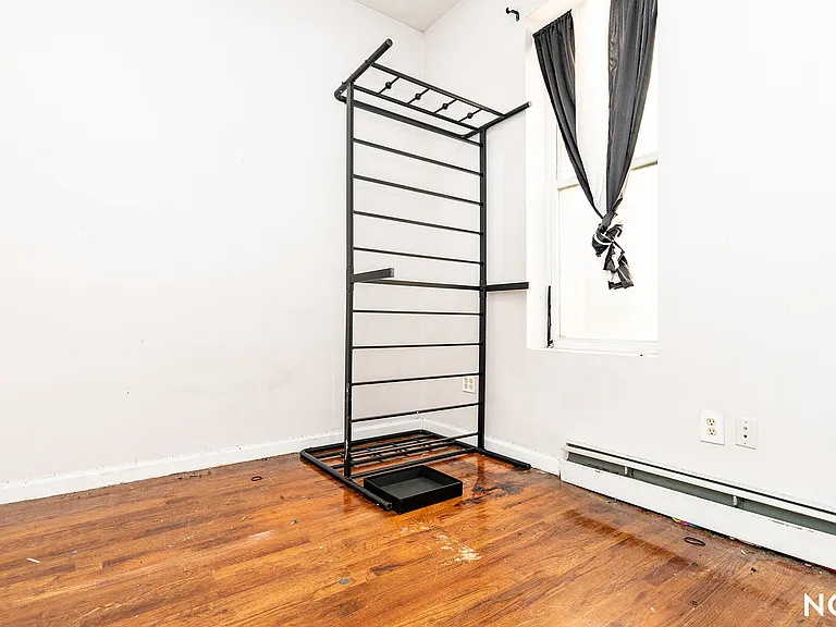 516 Bainbridge St #1R — Photo 14