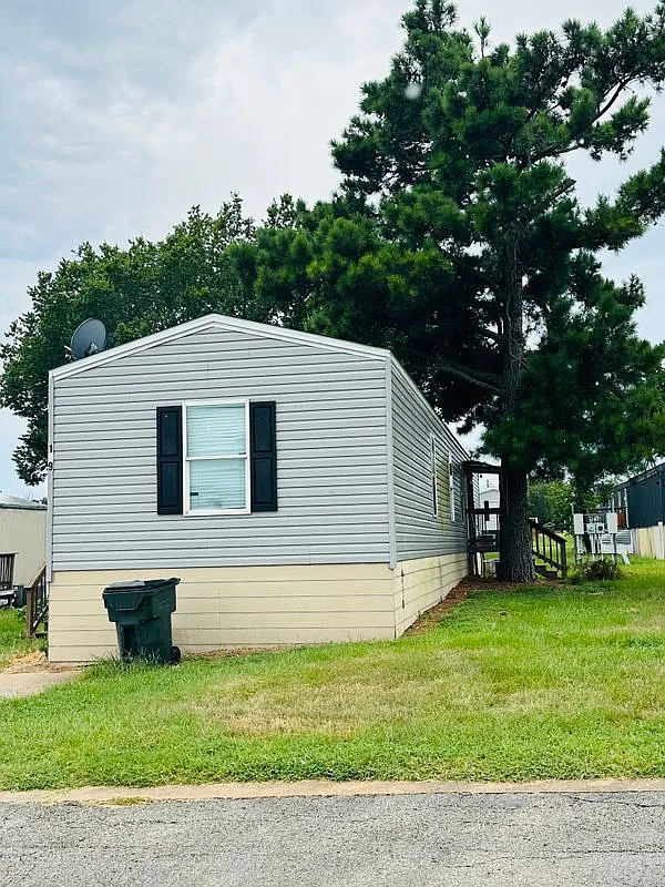 3 bed, 2.0 bath, 1152 sqft, $1,450 — Photo 2