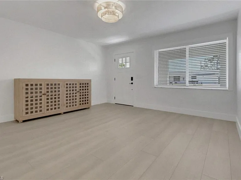 4525 Fluvia Ave — Photo 6