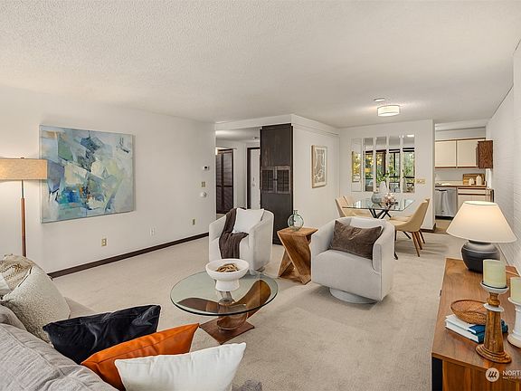 4th image of 10919 Glen Acres Drive #B