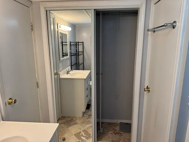 28 Brooks Cove Rd — Photo 12