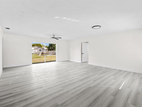 4th image of 1380 W 31st Street