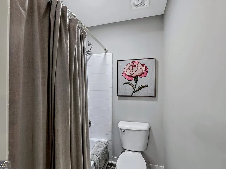 2660 Indian Lake Dr — Photo 19