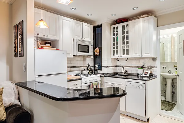 Rented by Loftey LLC | media 8