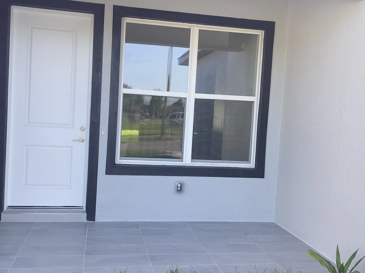 3 bed, 2298 sqft, $2,350 — Photo 4