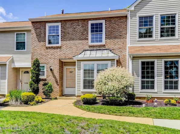 127 Bedford Pl, Morganville, NJ 07751