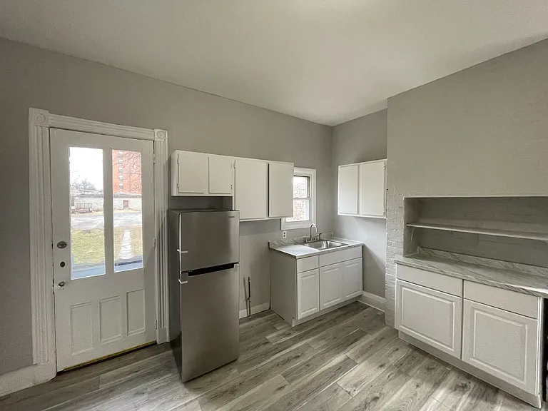 731 Madison Ave #1R — Photo 3