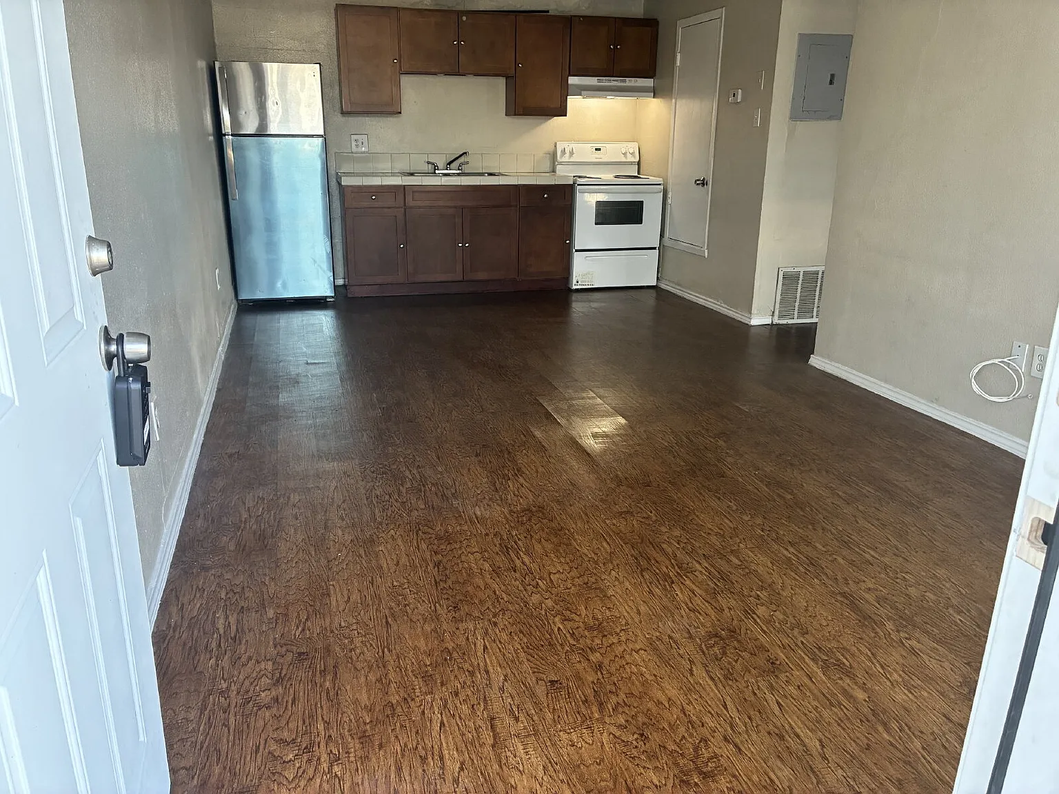 1 bed, 1.0 bath, 558 sqft, $695 — Photo 1