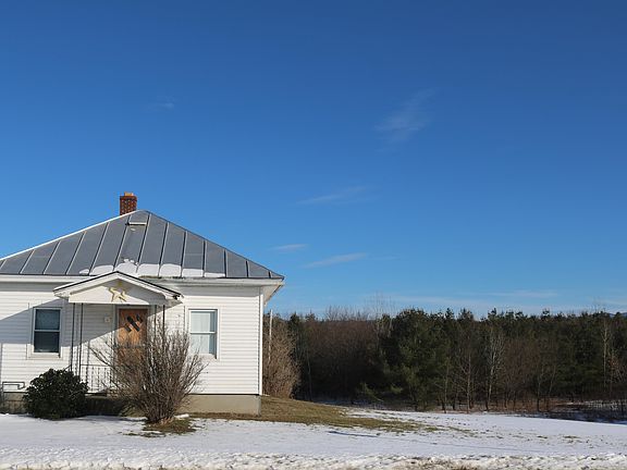 3rd image of 298 Dickinson Avenue