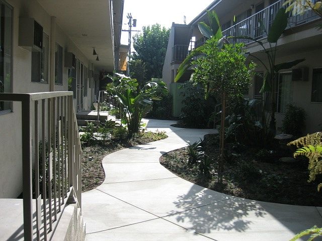1st image of 200 N Louise St APT 5