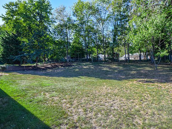 5th image of 3215 Hartley Cir