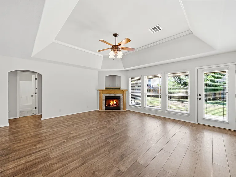 14738 Courtney Dr — Photo 6