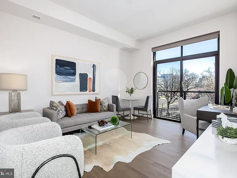 525 Water St SW #430 — Photo 1