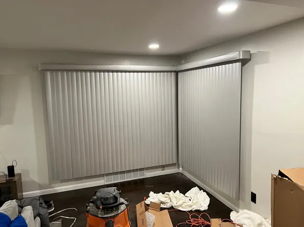 125 E 293rd St, Willowick, OH 44095