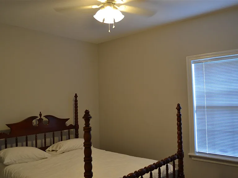 109 Stratford Dr — Photo 14
