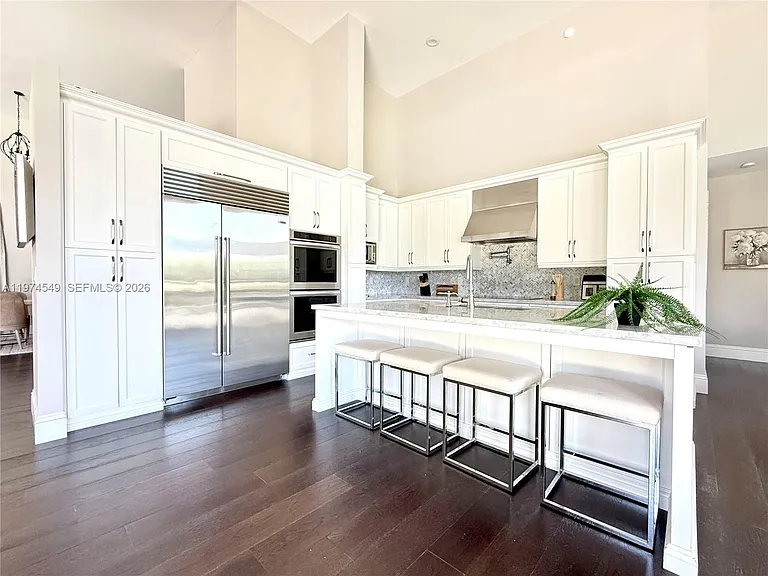 400 Alexandra Cir — Photo 91
