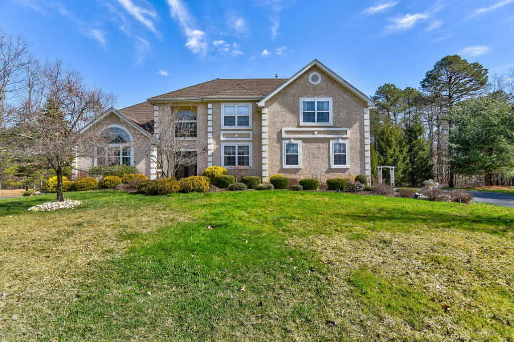 37 Woods Edge Dr photo 1