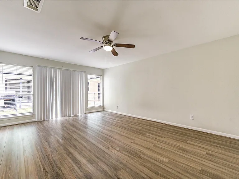 8107 Durklyn Ln — Photo 14