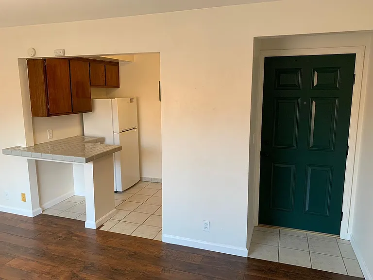 420 Ellwood Beach Dr — Photo 3