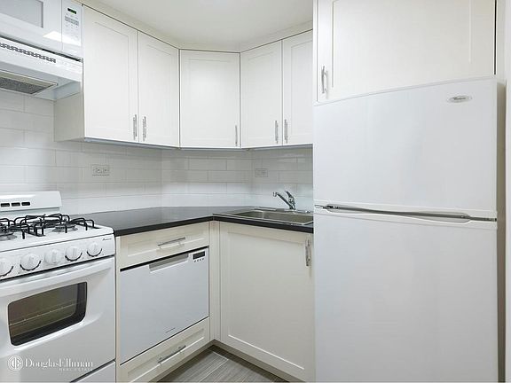 4th image of 101 W 12th St APT 2E
