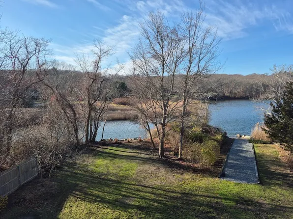 (undisclosed Address), Narragansett, RI 02882