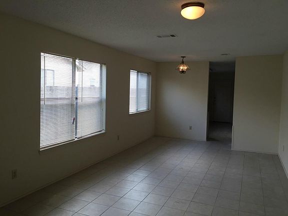 2nd image of 607 Luther Dr #B