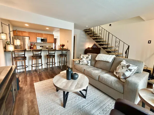 490 Edgewood Dr APT 5, Vacaville, CA 95688