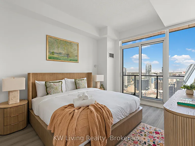 65 Bremner Blvd #5102 — Photo 32