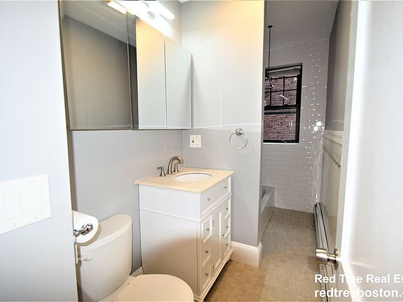 landlord_unit_photo_48678180_50
