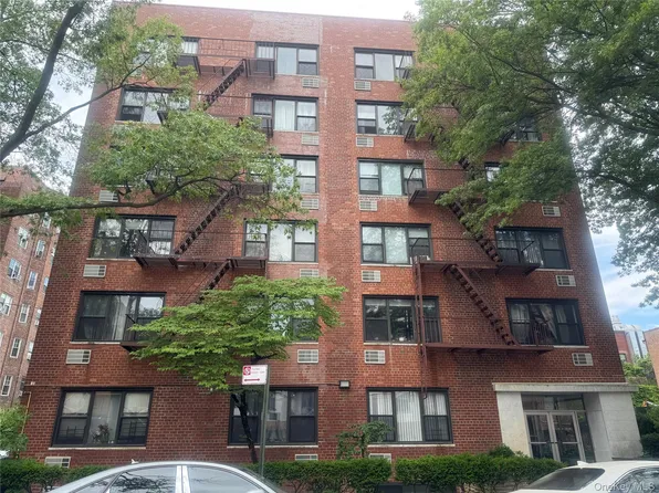 76-26 113 Street #2 D, Forest Hills, NY 11375