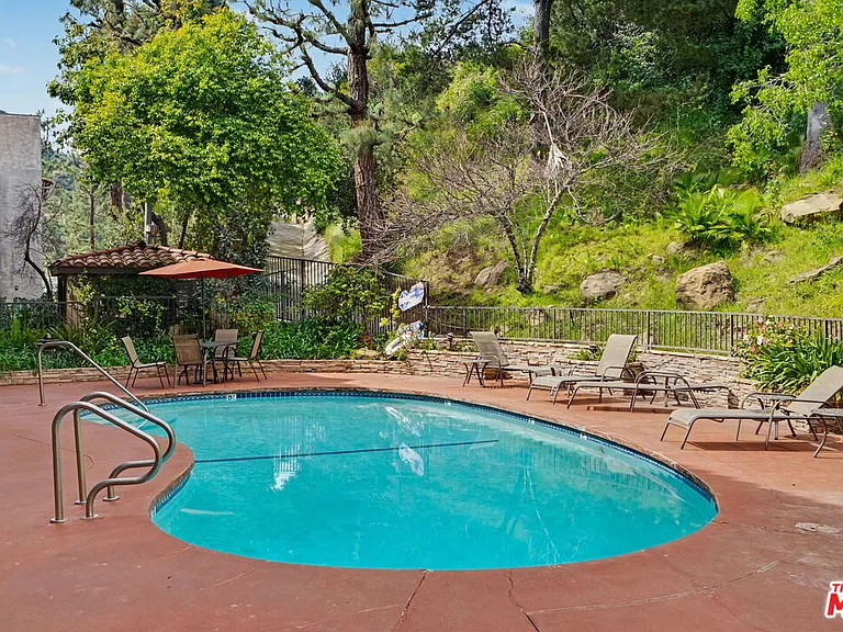 2700 Cahuenga Blvd #1203 — Photo 43