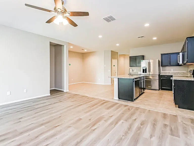 4832 E Rhodium Dr — Photo 3