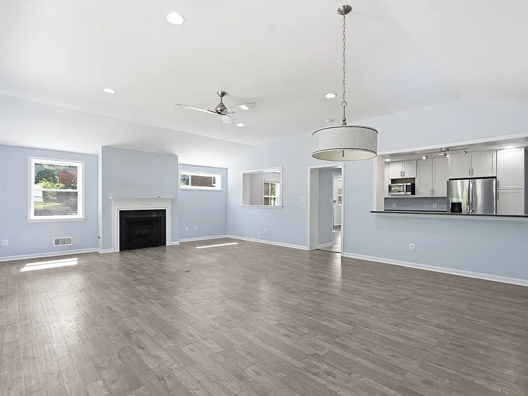 5223 Yorktown Blvd — Photo 32
