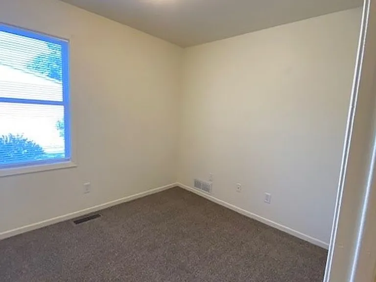 State Place Apartment Homes — Photo 135