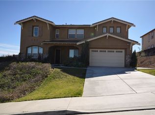 18282 Lakepointe Dr, Riverside, CA 92503