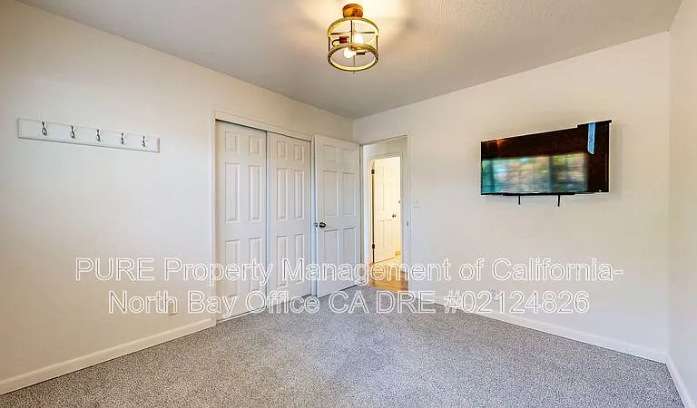 5617 Dupont Dr — Photo 19