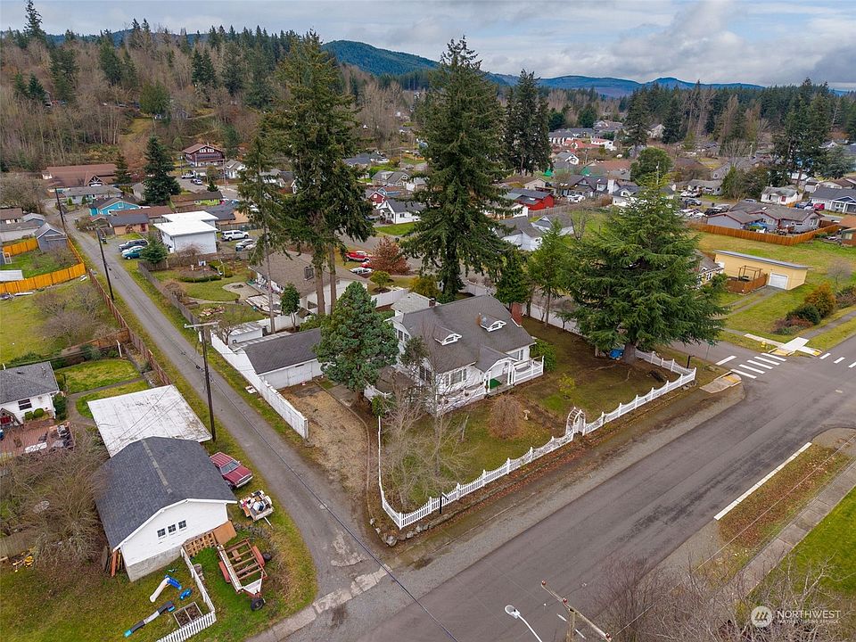1st image of 303 Carter Street W