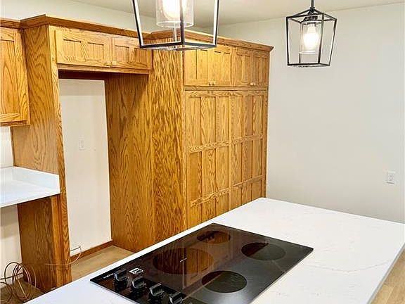 4th image of 1001 Country Club Dr