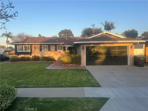 3044 Donnybrook Ln, Costa Mesa, CA 92626