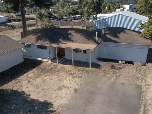 45 Thomas Ln, Cottage Grove, OR 97424