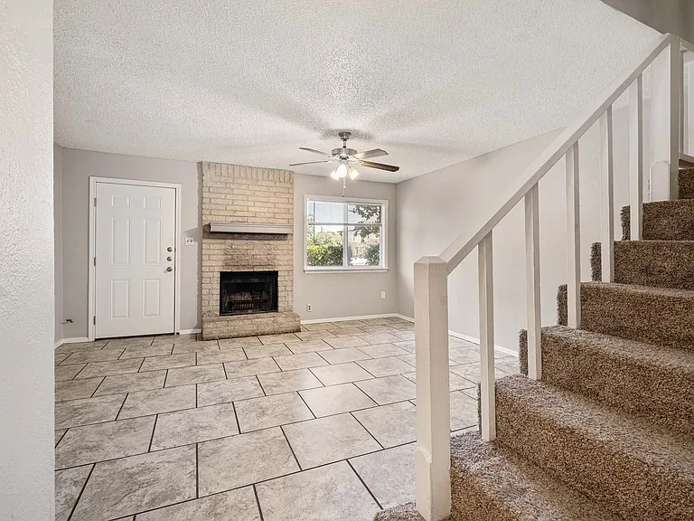 3904 Hudson Bend Rd #A — Photo 1