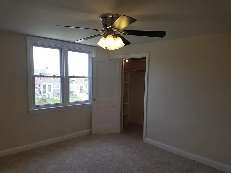 1378 Westbury Dr — Photo 15