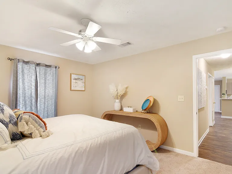 Parklane Apartment Homes — Photo 5