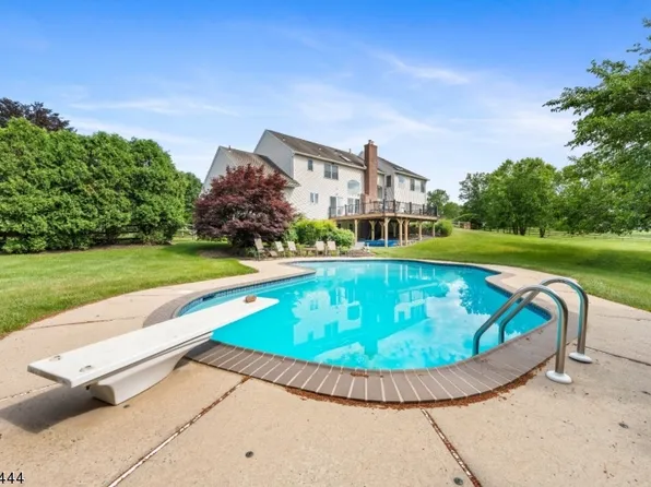 600 Hickory Hill Ln, Branchburg Twp., NJ 08853