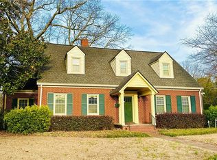 25 W Stephens St, Winder, GA 30680