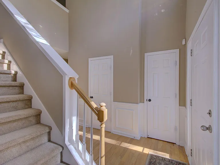 2820 Northcliff Dr — Photo 4